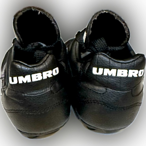 VTG UMBRO SOCCER CLEATS SZ 1.5 KID CHILD UNISEX SOFTBALL BASEBALL SPORTS NOVELTY - Picture 4 of 12